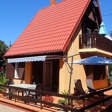 Tutijo Haziko Villa บาลาตอนเฟนีแวช ภายนอก รูปภาพ